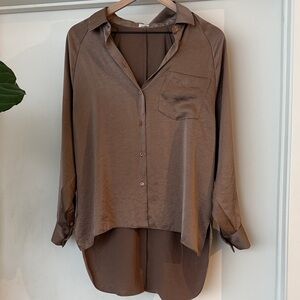 Aritizia Wilfred taupe Brown Button-Up Blouse, size 2XS